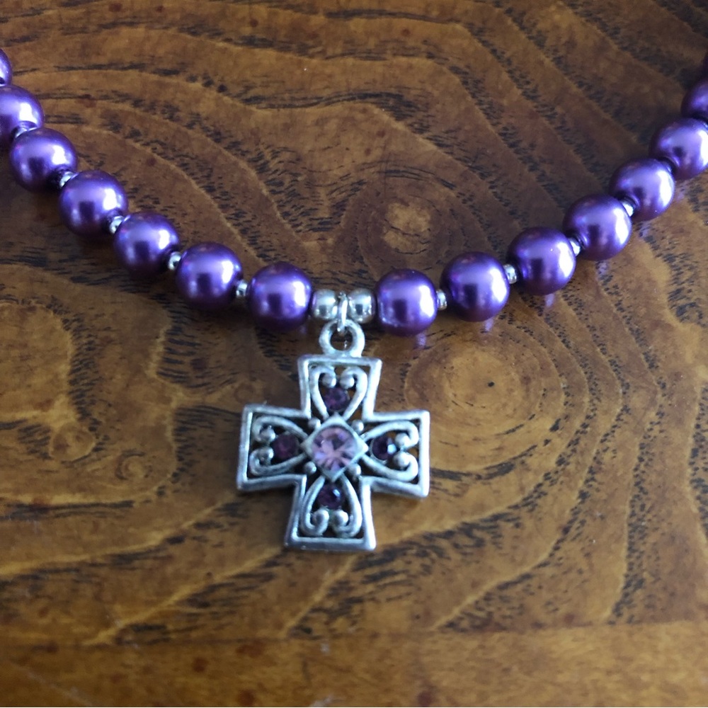 Handcrafted repurpose stone Maltese cross pendant Czech glass Pearl necklace - Picture 10 of 10